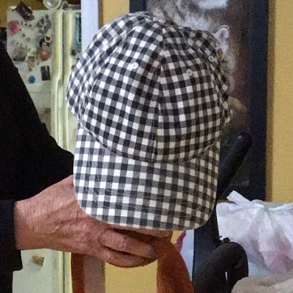 unbranded Accessories - women’s cap  OSFM  black and white checks .. Velcro adjuster